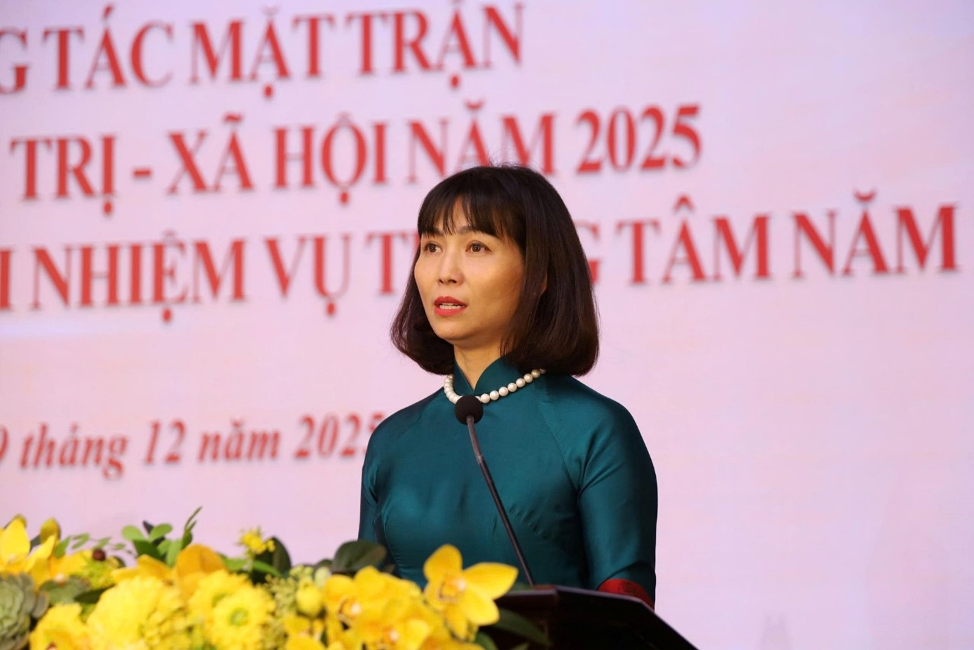 Đồng chí Trương Thị Thanh Nhàn, , Phó Bí thư Thường trực Đảng uỷ phát biểu chỉ đạo tại Hội nghị 